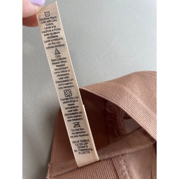 Rhonda Shear 2Pk Molded Cup Bra with Wrap Back Size 1X Pink Beige Intimate 648.7 - Picture 7 of 10